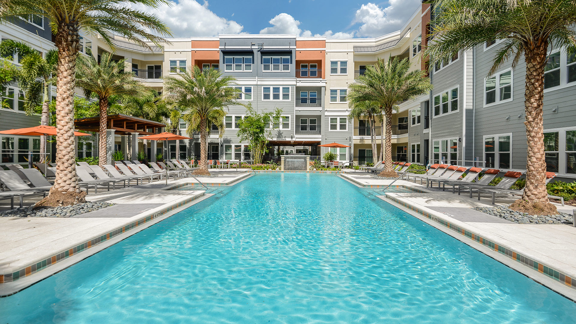 Grady Square - Luxury Community Apartments for Rent in Tampa FL