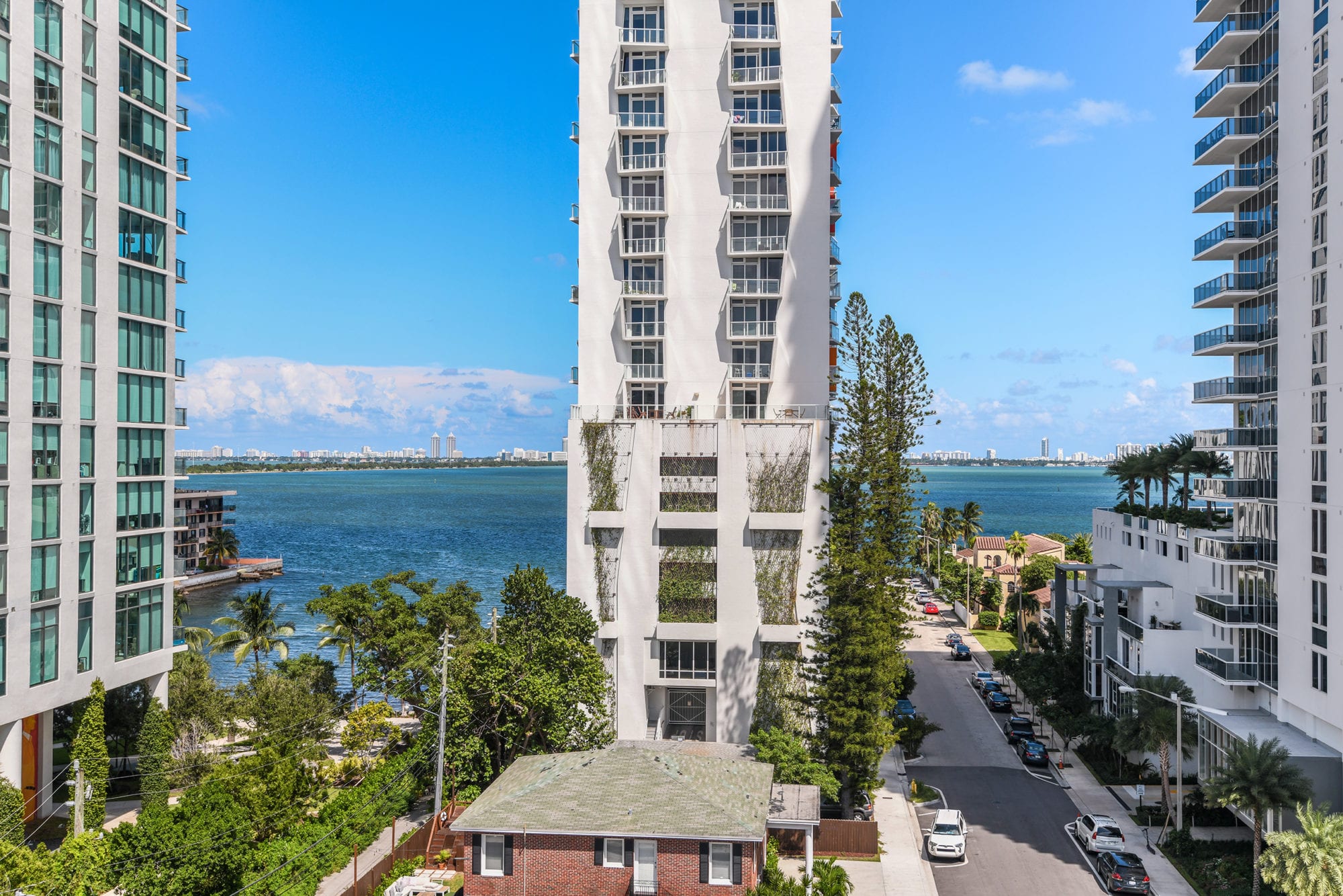 blu27 | Edgewater Luxury Apartments in Miami, Florida